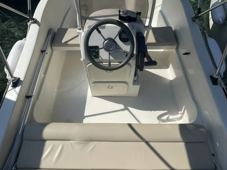 Rent a Nireus Nireus 465 Aríllas