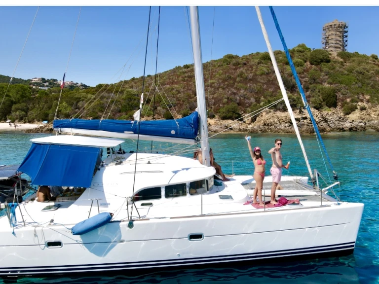 Yacht charter Porto-Vecchio cheap Lagoon 380