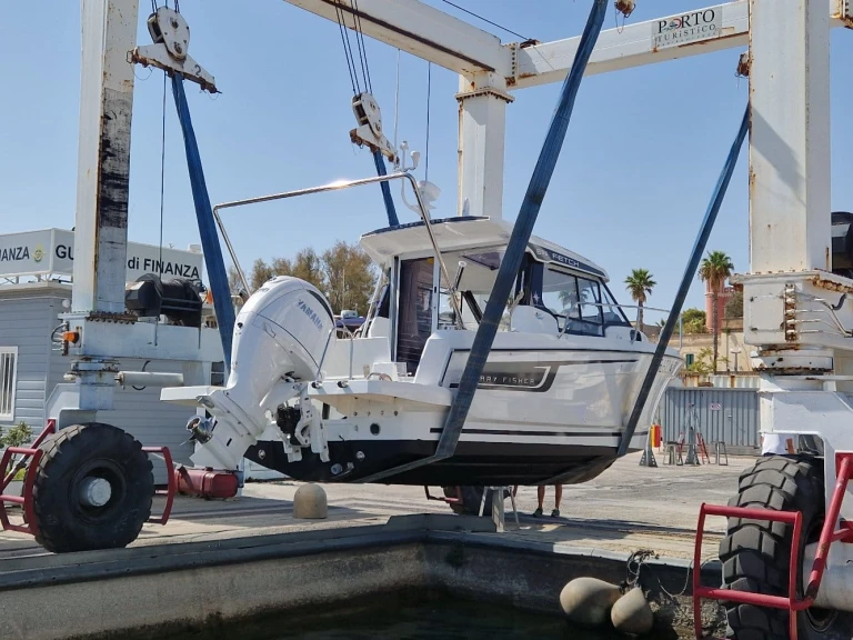 Yacht charter Torre Vado cheap Merry Fisher 695 series2