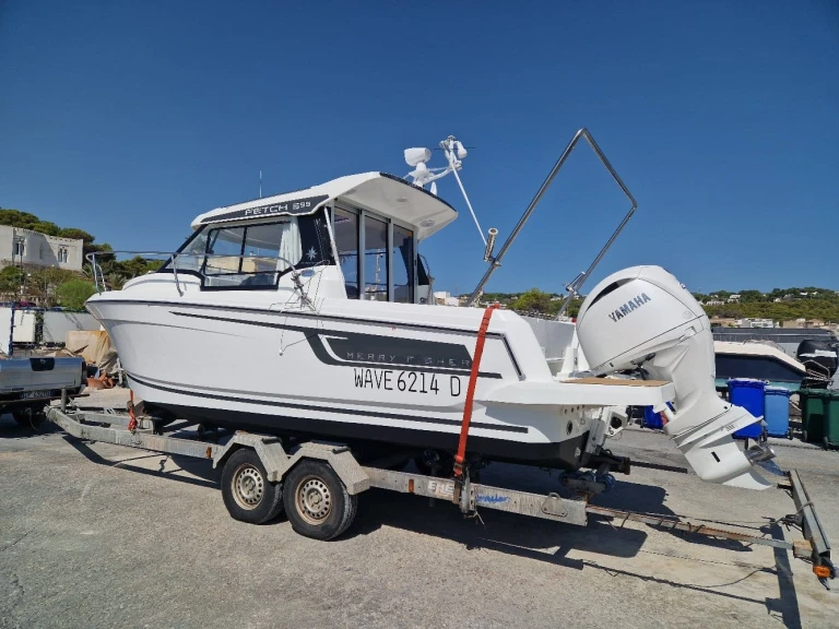 Motorboat rental in Torre Vado - Jeanneau Merry Fisher 695 series2