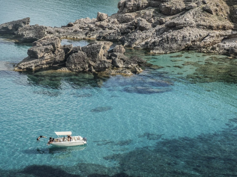 Yacht charter Fornells cheap 190FX