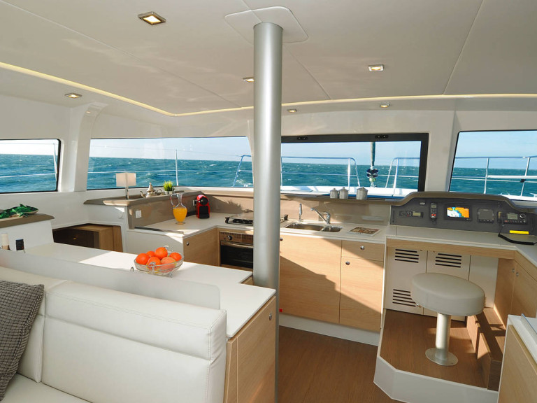 Bali Bali 4.1 charter bareboat or captained in  Lefkáda