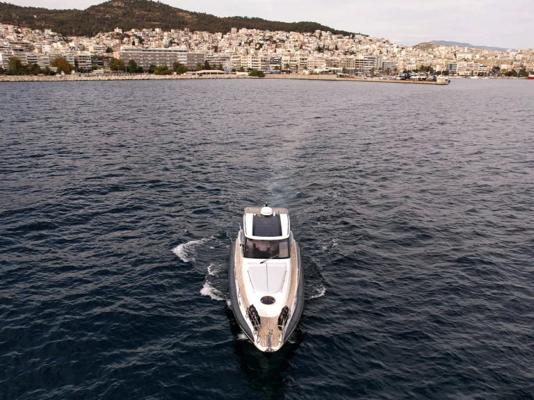 Rent a Dromor Commander 40 Kavála