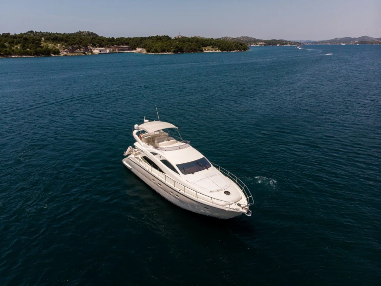 Luxury Yacht for rent Podstrana at the best price