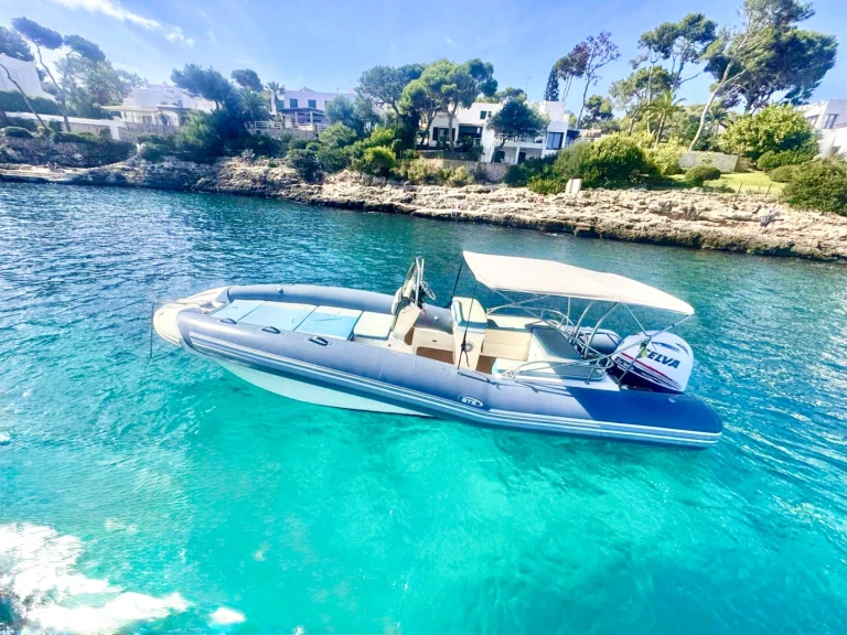 Bareboat Rental Motorboat Searide with a boat licence