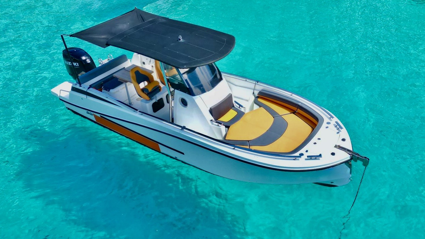 Bareboat Rental Motorboat BMA with a boat licence