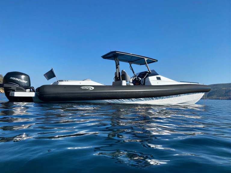 Seafighter Cabin 36 in Charakas on SamBoat