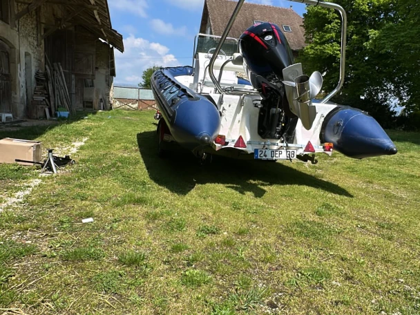 RIB rental with or without captain Zeppelin Aix-les-Bains