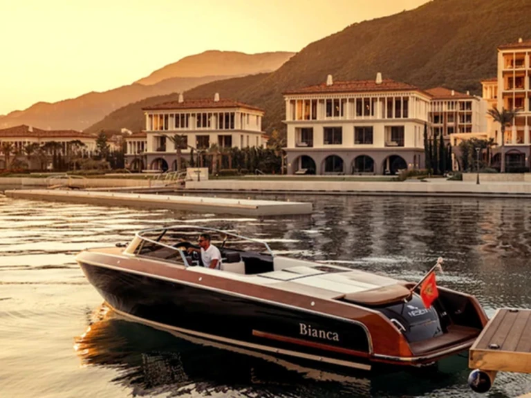 Bareboat Rental Motorboat  with a boat licence