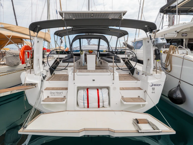 Sailboat for rent Préveza at the best price