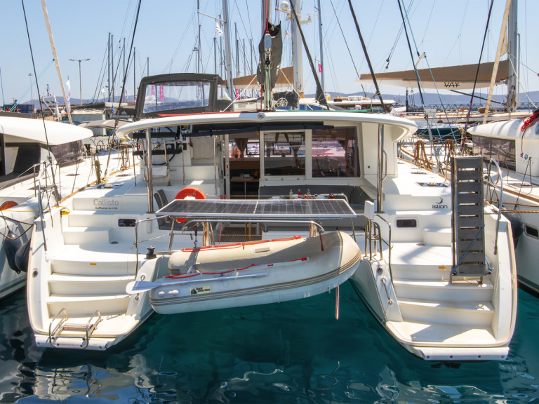 Catamaran rental in Lávrio - Lagoon Lagoon 400 S2
