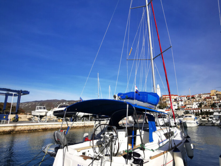 Sailboat for rent Biograd na Moru at the best price