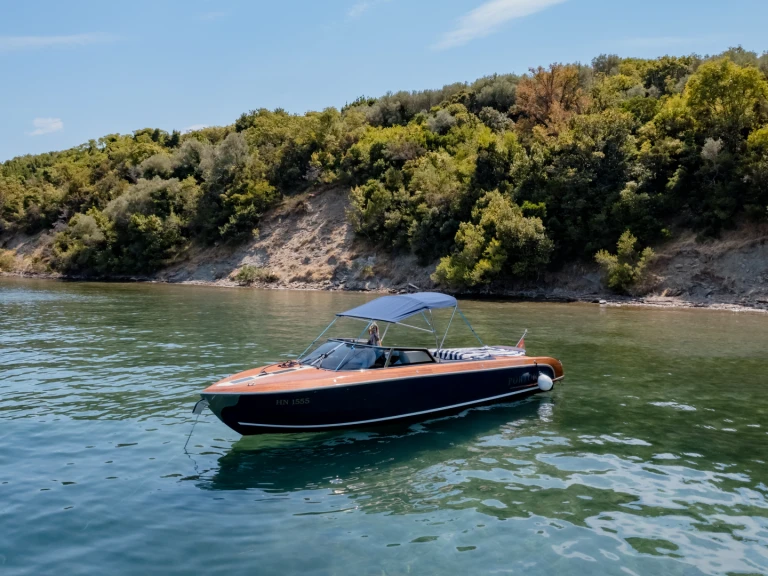  Motorboat in Portonovi on SamBoat