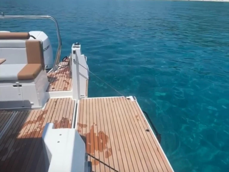 Boat rental Bénéteau Flyer 9 in Saint-Raphaël on Samboat