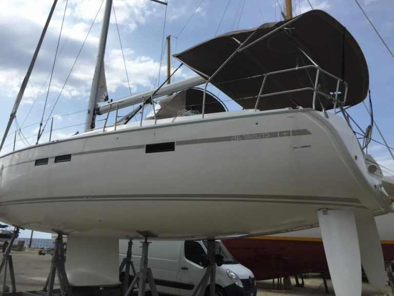 Rent a Bavaria Bavaria 46 Cruiser Messina