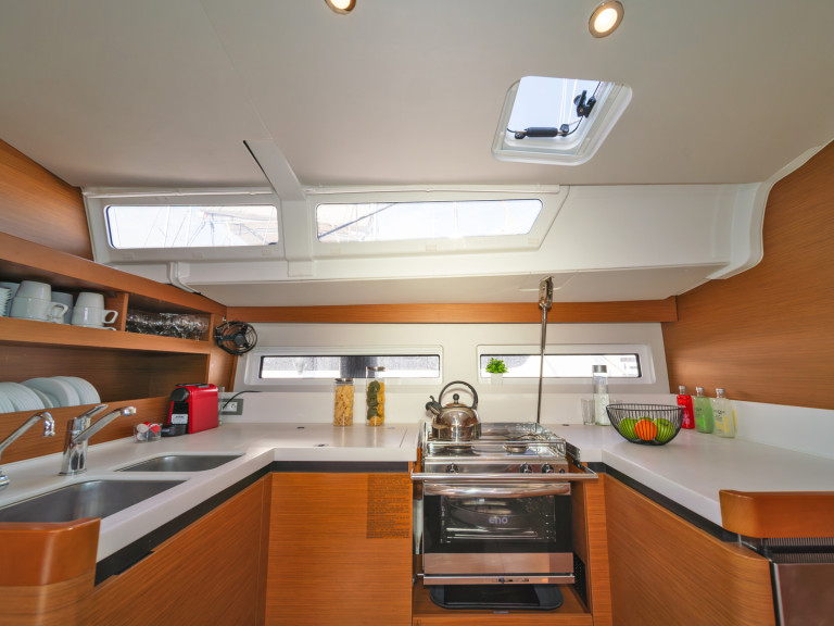 Sailboat rental in Alimos - Jeanneau Sun Odyssey 490
