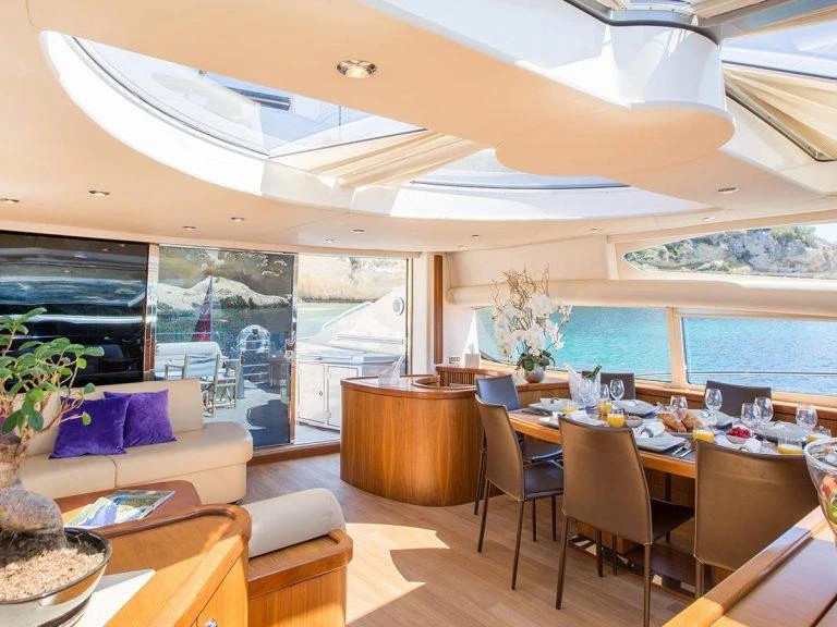 Boat rental Sunseeker Predator 82 in Mahón on Samboat