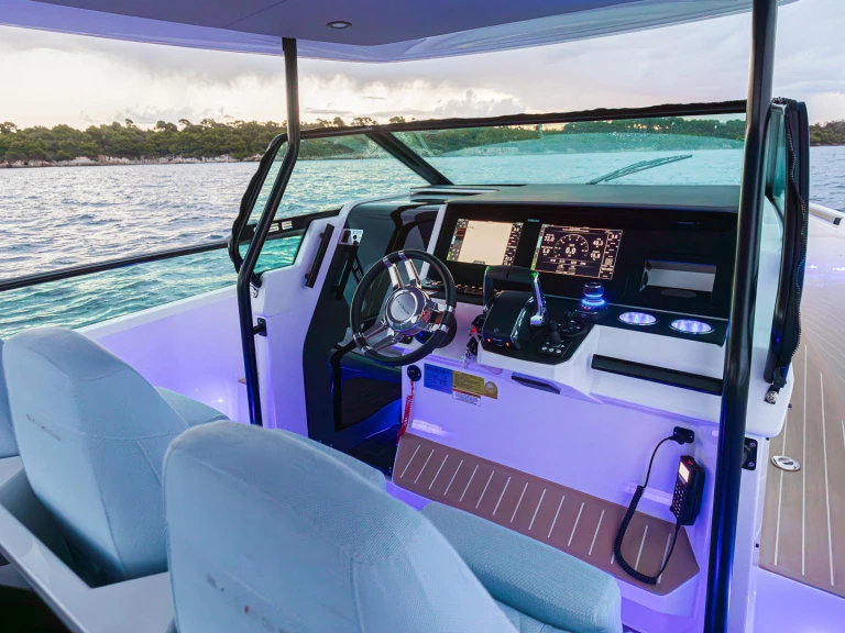 Boat rental Saxdor Saxdor 320 GTO in Trogir on Samboat