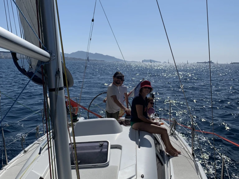 Sailboat rental in Marseille - Dehler Dehler 32