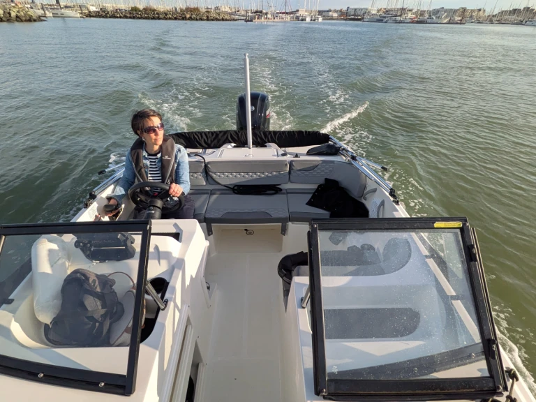 Motorboat for rent La Rochelle at the best price