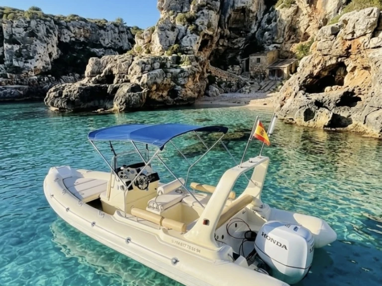RIB rental in Cala d'Or - Astec vdpro600