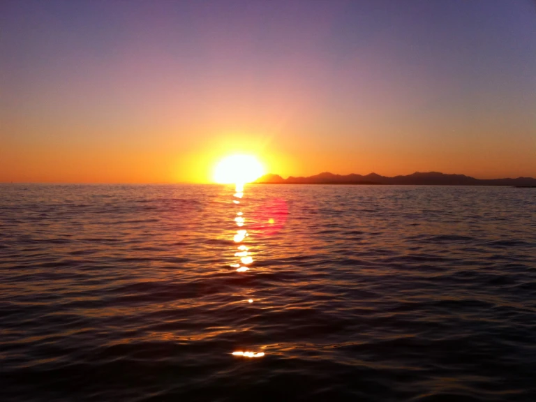 Motorboat rental with or without captain Jeanneau Antibes