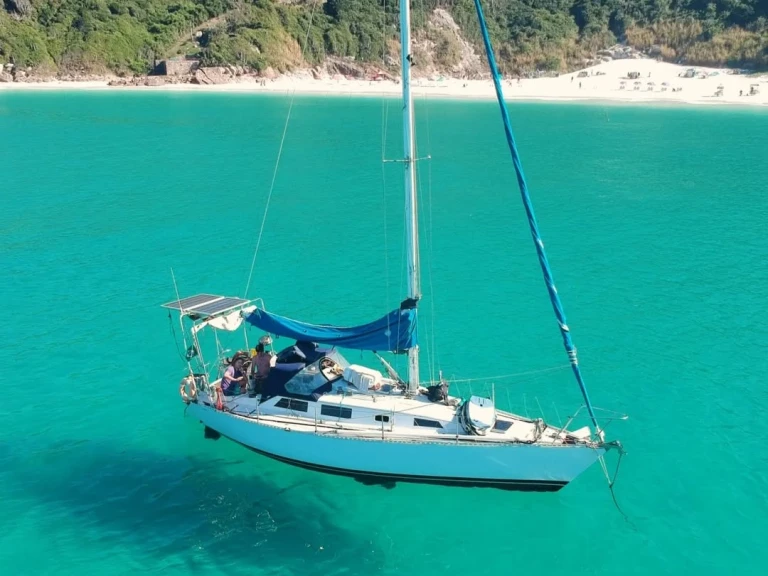 Rent a Custom Made Peterson 34  Baie de Grande-Case