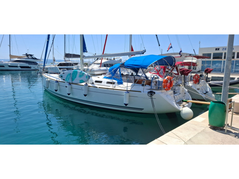 Bareboat Rental Sailboat Dufour with a boat licence