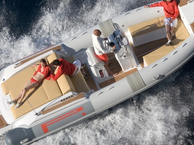 RIB rental in Porto Rotondo - Pirelli 7.70