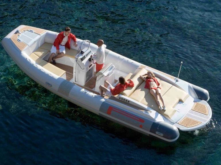 Boat rental Pirelli 7.70 in Porto Rotondo on Samboat