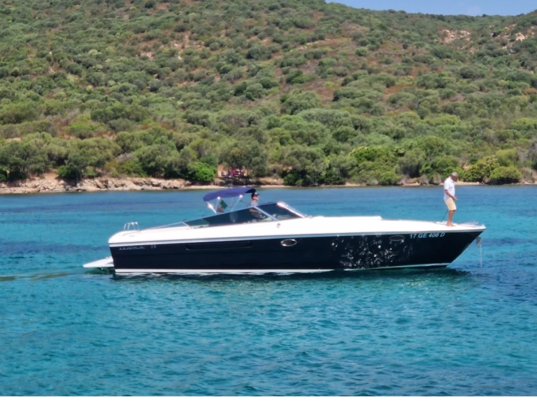 Itama Itama 38 charter bareboat or captained in  Porto Rotondo