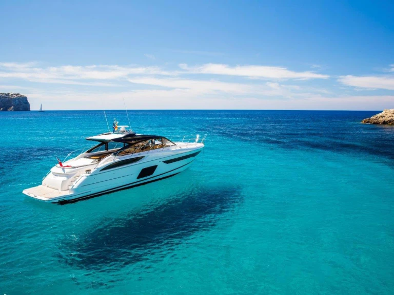 Bareboat Rental Motorboat Princess with a boat licence