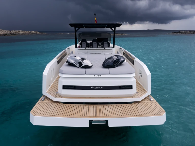 Bareboat Rental Motorboat De Antonio with a boat licence