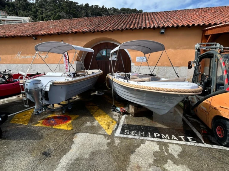 Boat rental Silver Yacht 525 in Beaulieu-sur-Mer on Samboat