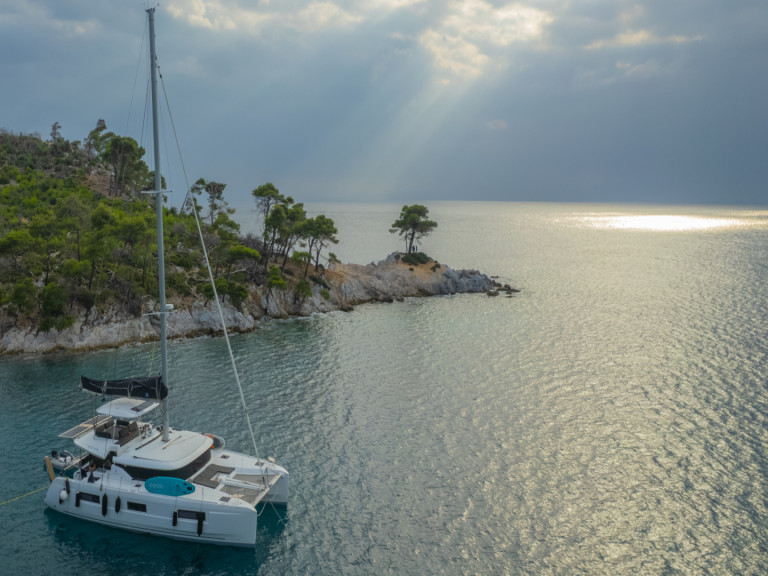Lagoon Lagoon 46 in Plataniás on SamBoat