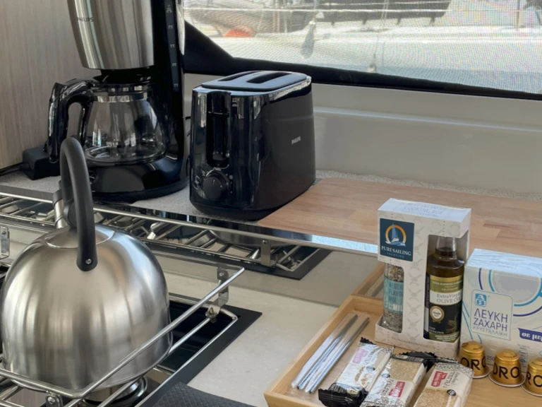 Yacht charter Plataniás cheap Lagoon 46