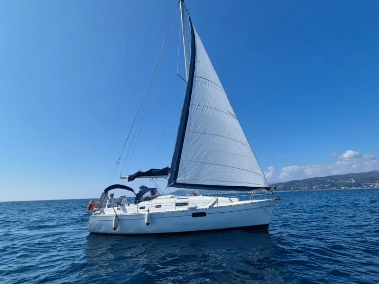 Yacht charter Andora cheap Oceanis 321