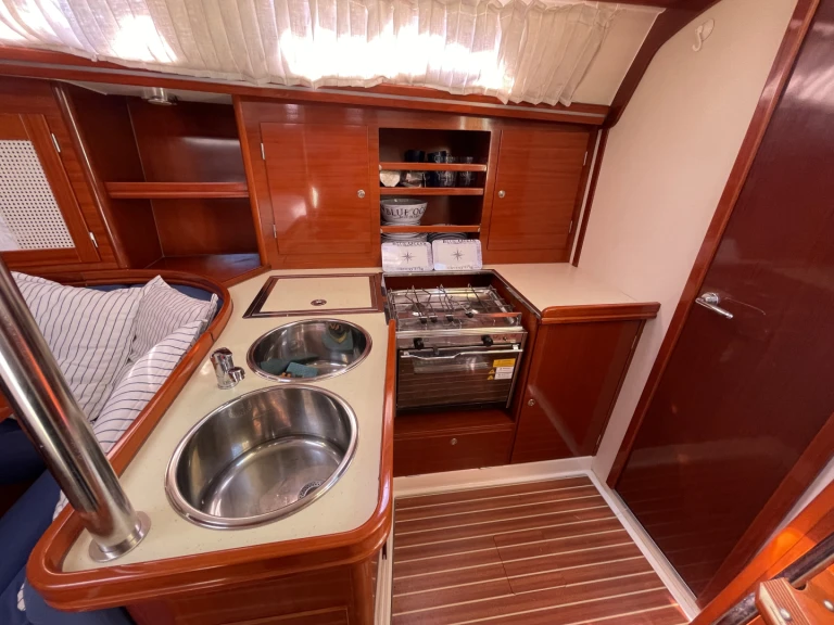 Sailboat rental in Genova - Hanse Hanse 411