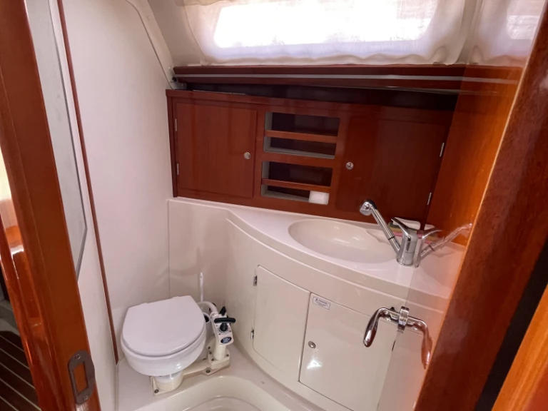 Yacht charter Genova cheap Hanse 411