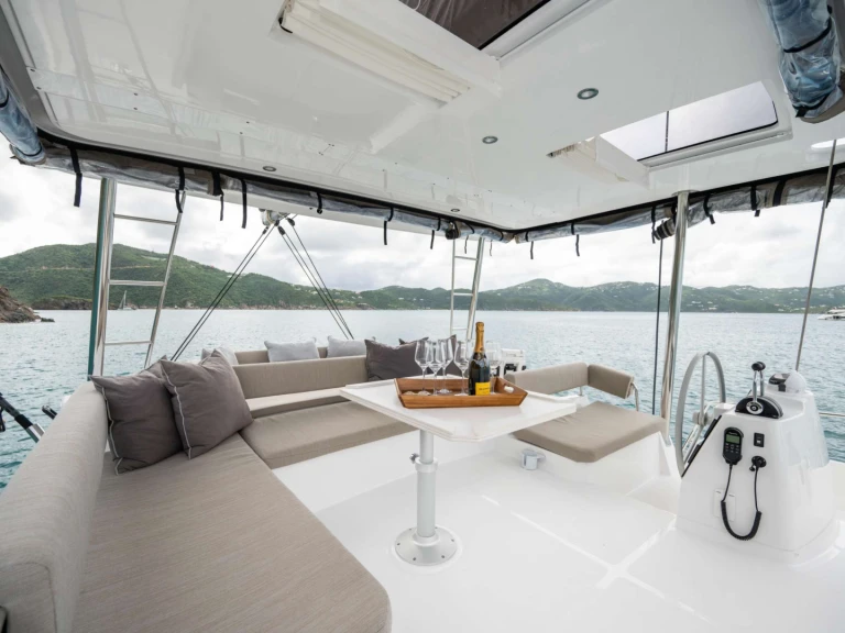 Catamaran rental in Sant Antoni de Portmany - Bali Bali 4.6 FULL EQUIPE 