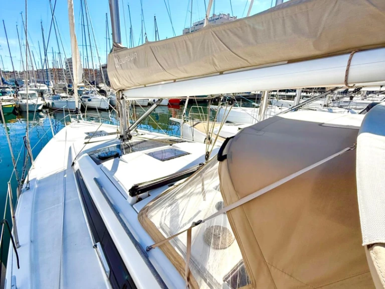 Bareboat Rental Sailboat Dufour with a boat licence