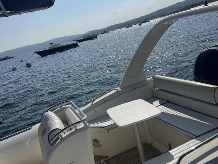 Boat rental Nuova Jolly King 750 in Saint-Tropez on Samboat