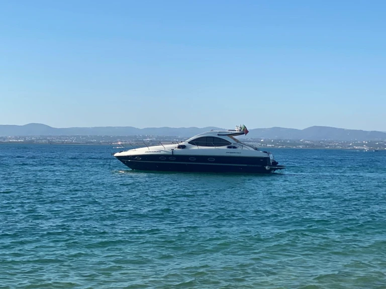 Motorboat for rent Lisbon at the best price