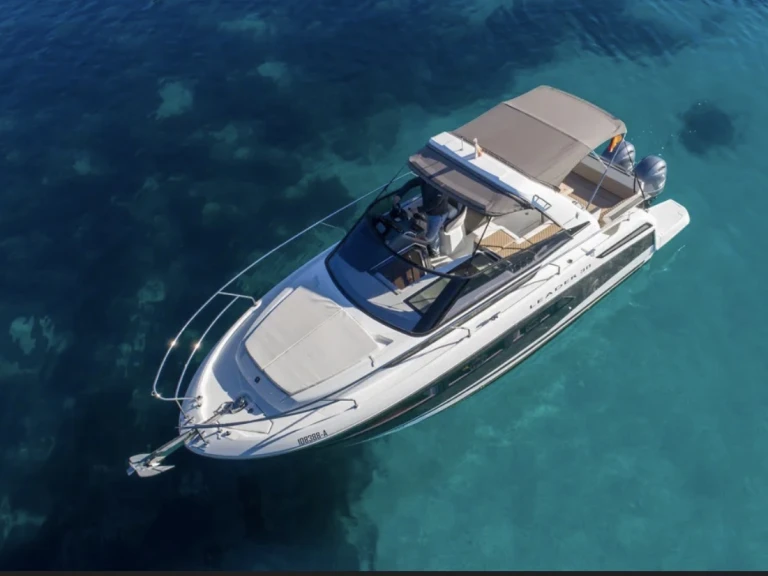 Motorboat rental with or without captain Jeanneau Palma de Mallorca