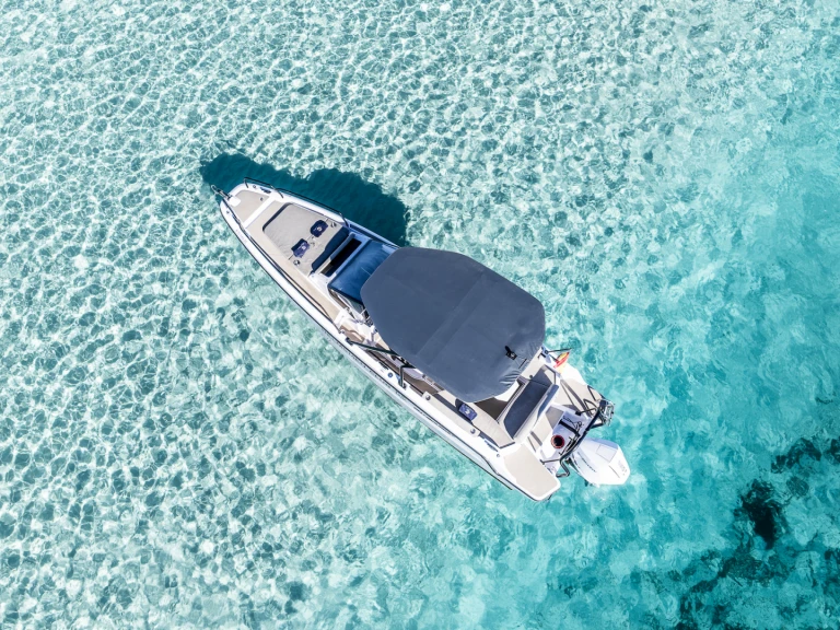 Rent a Axopar 25 Santa Eulària des Riu