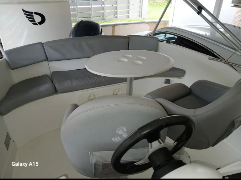 Boat rental Bénéteau Flyer 550 Open S2 in Aix-les-Bains on Samboat