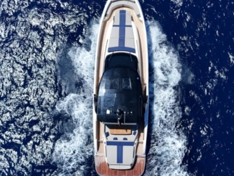 Motorboat rental with or without captain Cayman Sorrento