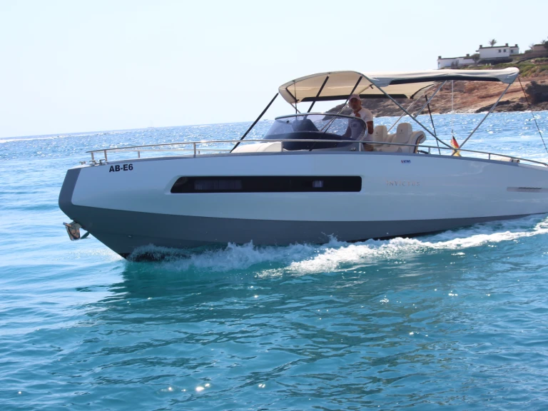 Motorboat for rent El Toro at the best price