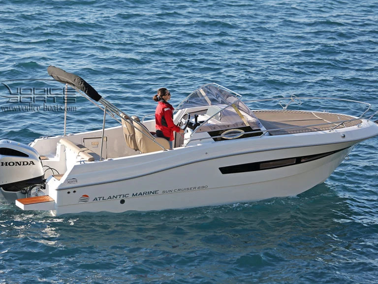 Motorboat rental in Šibenik - Atlantic 690 sun cruiser