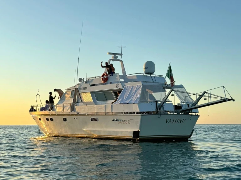 Ghibli Ghibli 19 charter bareboat or captained in  Porto Termoli